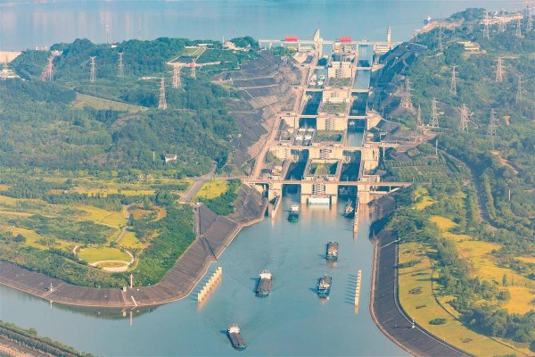 金多多策略 上半年三峡枢纽通过量同比增长10.4% 日均过船百艘