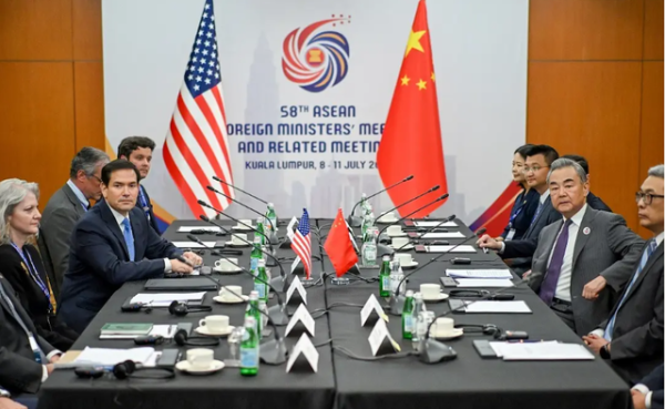 科元网 中美外长首次会晤，记者拍完照后马上清场，关起门来谈了1个小时